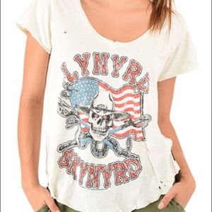 Trunk Lynyrd Skynyrd tee -small